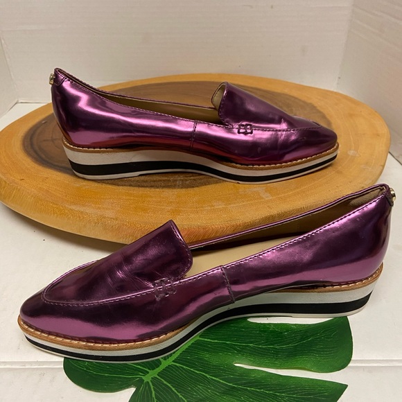 DKNY Metallic Pink Pointed Toe Loafers - Picture 2 of 8